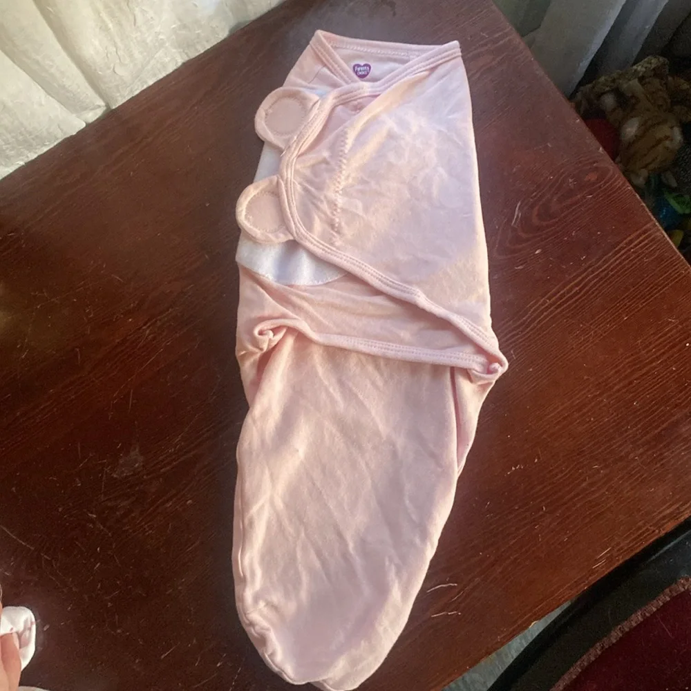 Lot of 3 Newborn 0-3m Baby Girl Pink Swaddles + Copper Pearl Burp Cloth Floral